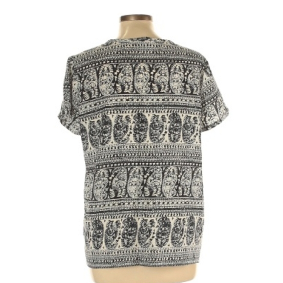 5/$25 Old Navy Blouse - Picture 2 of 4